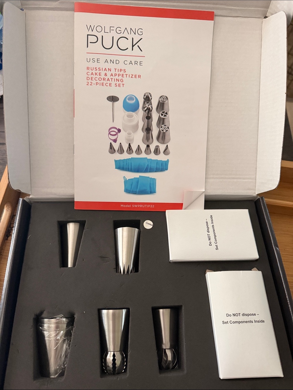 WOLFGANG PUCK Russian  Cake & Appetizer Decorating Tip Set - Silver